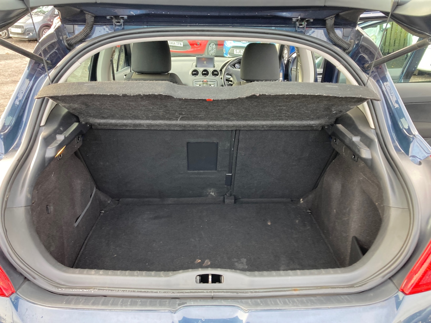 Used Peugeot 308 2013 for sale - 76412682: Photo 9