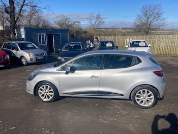 Used Renault Clio 2017 for sale - 77793022: Photo
