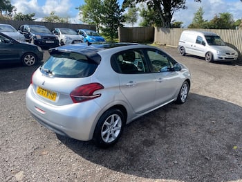 Used Peugeot 208 2017 for sale - 79683448: Photo