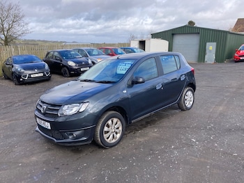 Used Dacia Sandero 2015 for sale - 77906312: Photo