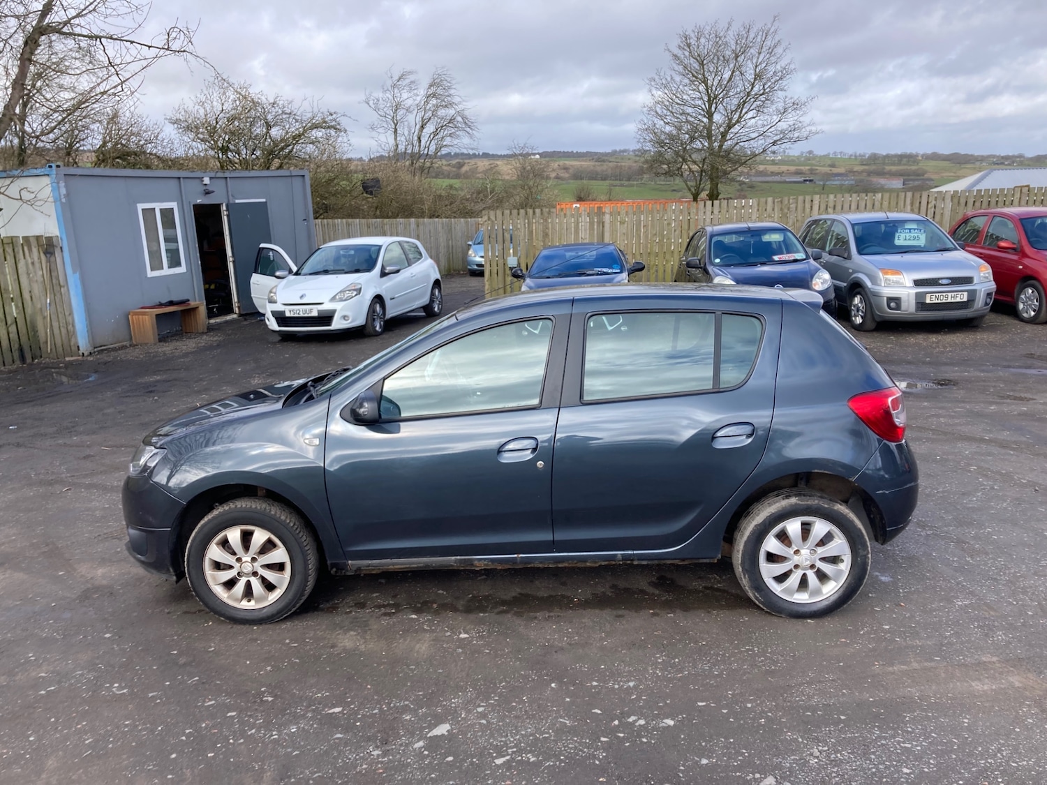 Used Dacia Sandero 2015 for sale - 77906312: Photo 2