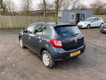 Used Dacia Sandero 2015 for sale - 77906312: Photo