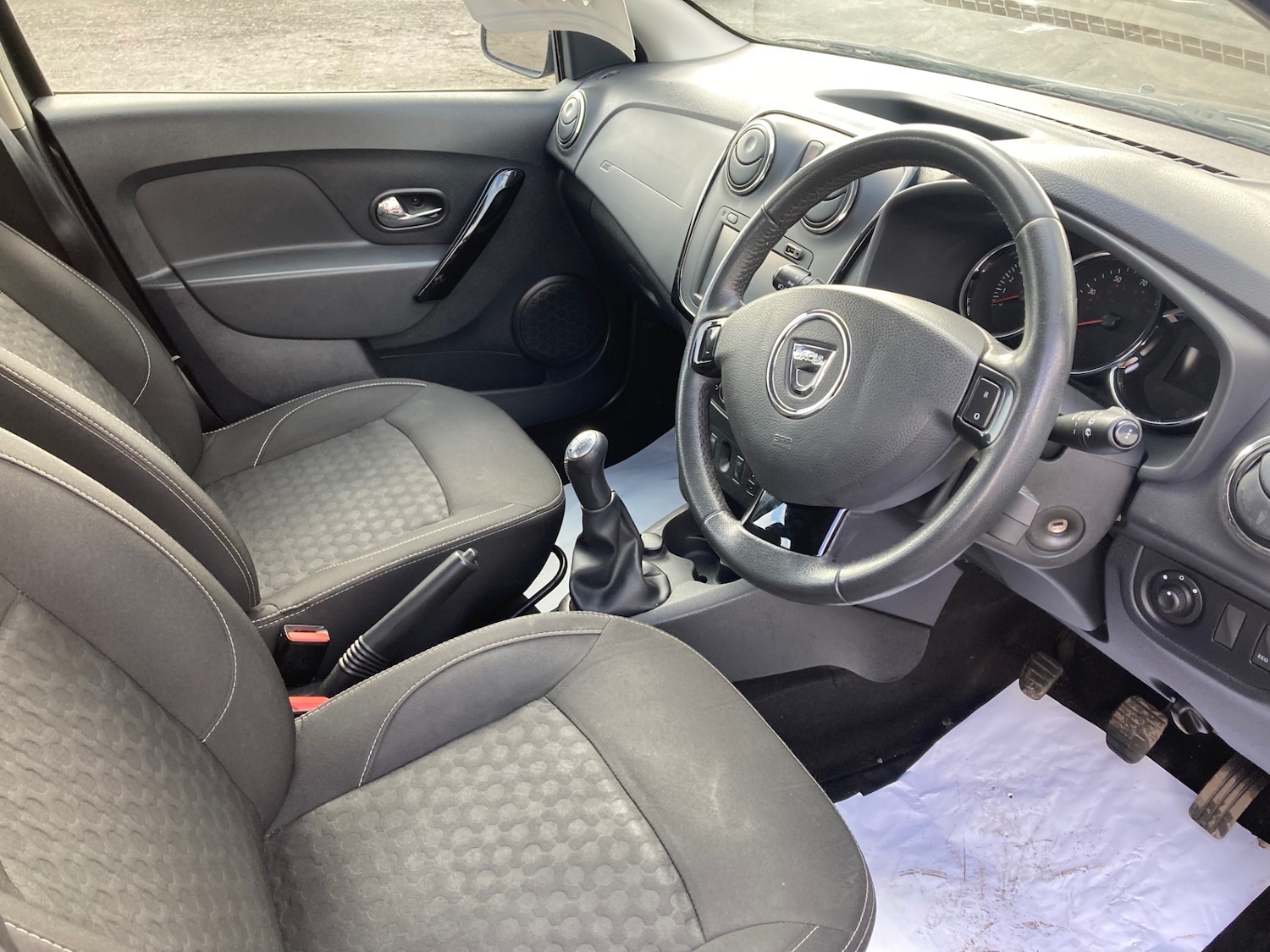 Used Dacia Sandero 2015 for sale - 77906312: Photo 7