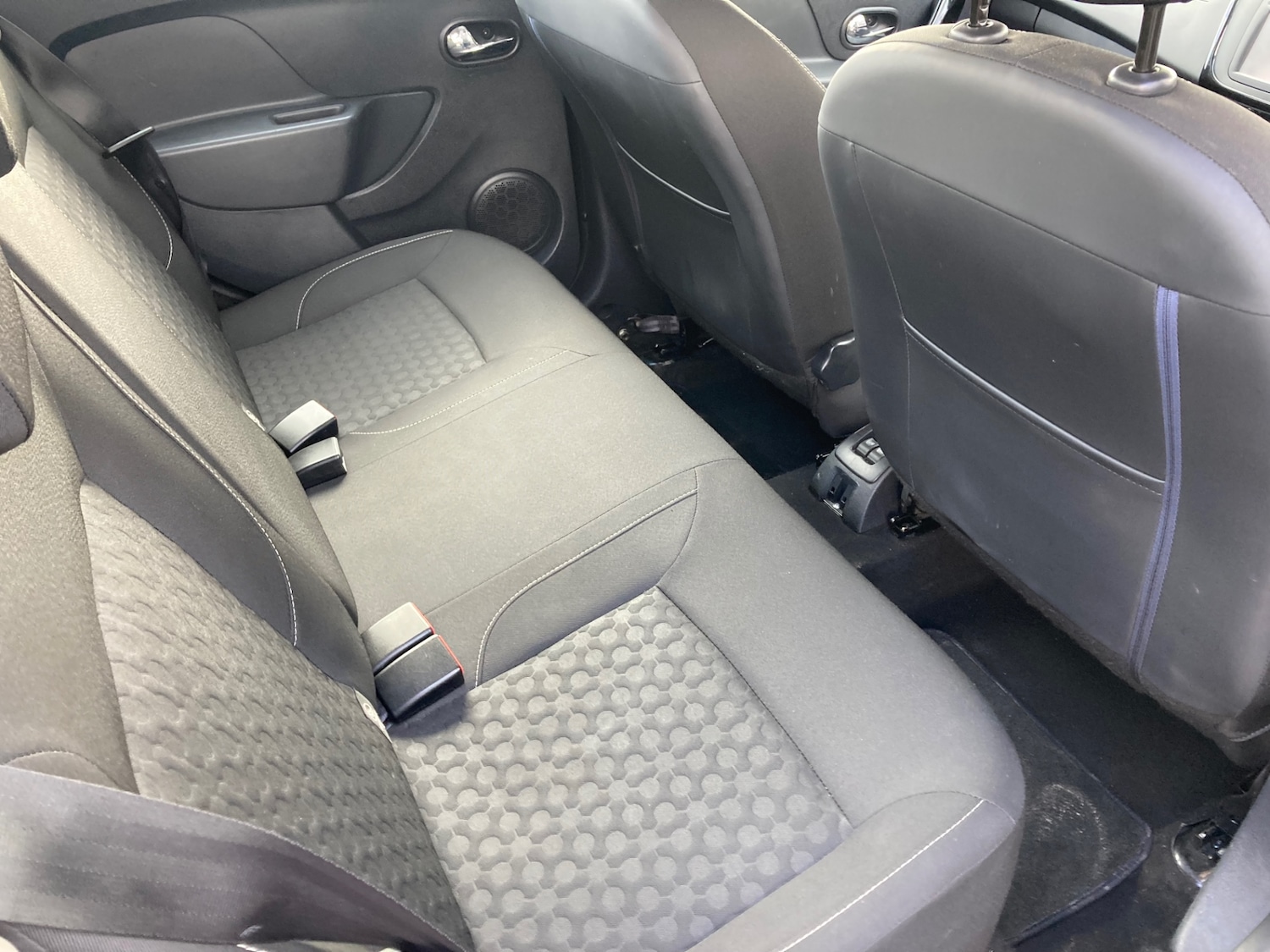 Used Dacia Sandero 2015 for sale - 77906312: Photo 8