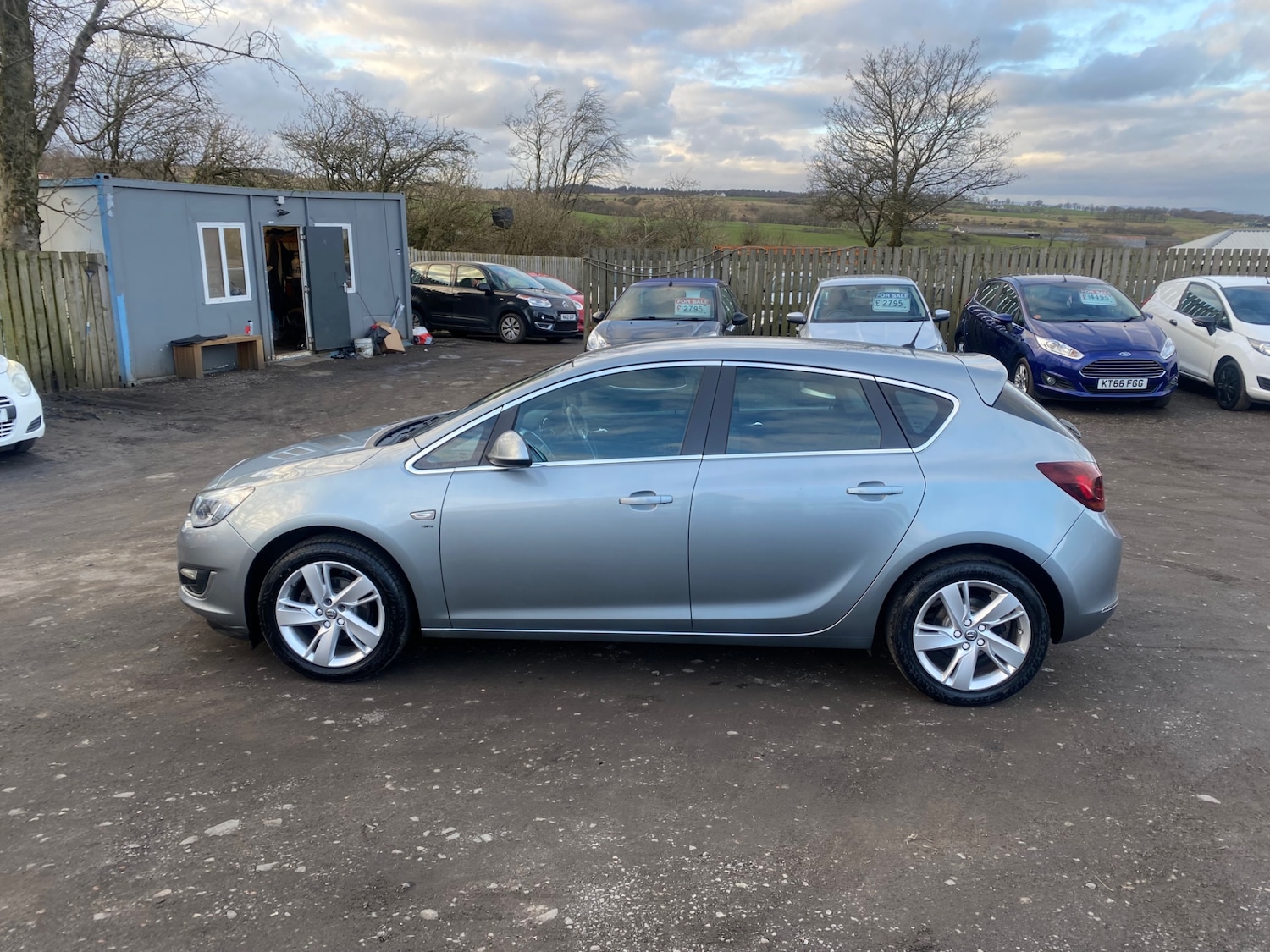 Used Vauxhall Astra 2015 for sale - 77845268: Photo 2