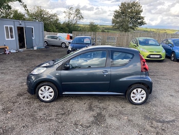 Used Peugeot 107 2013 for sale - 76332066: Photo 2