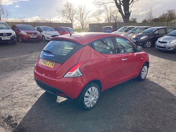 Used Chrysler Ypsilon 2013 for sale - 76578132: Photo