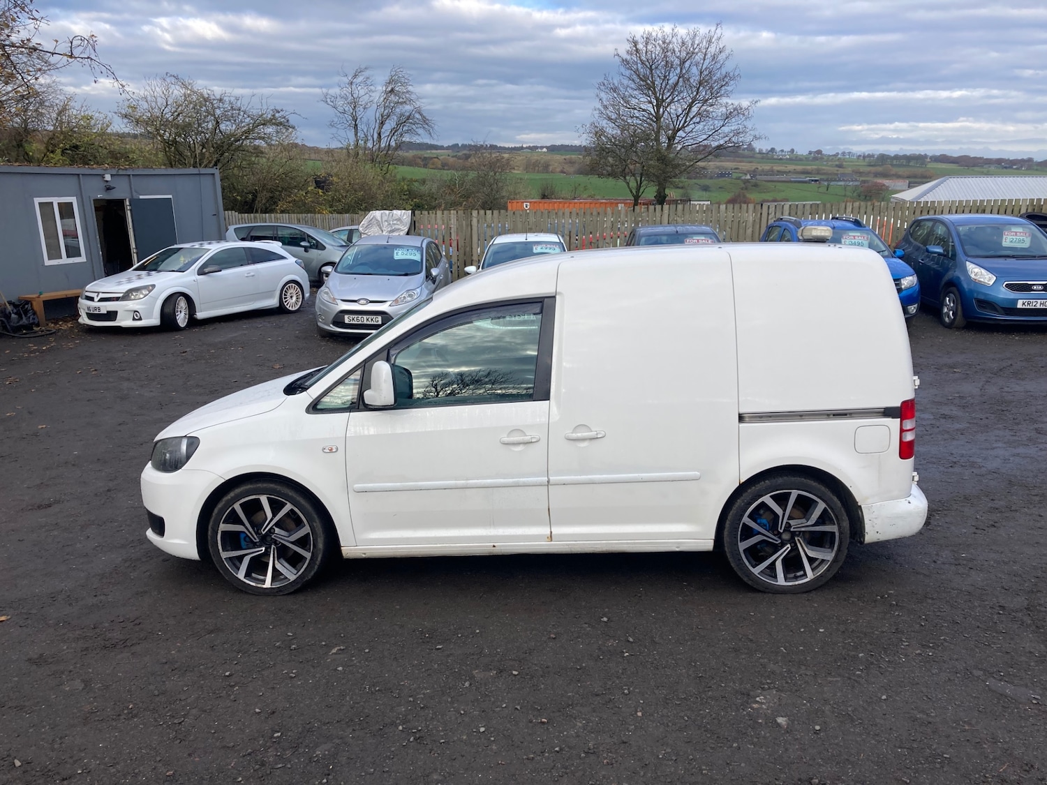 Used Volkswagen Caddy 2011 for sale - 76504749: Photo 2