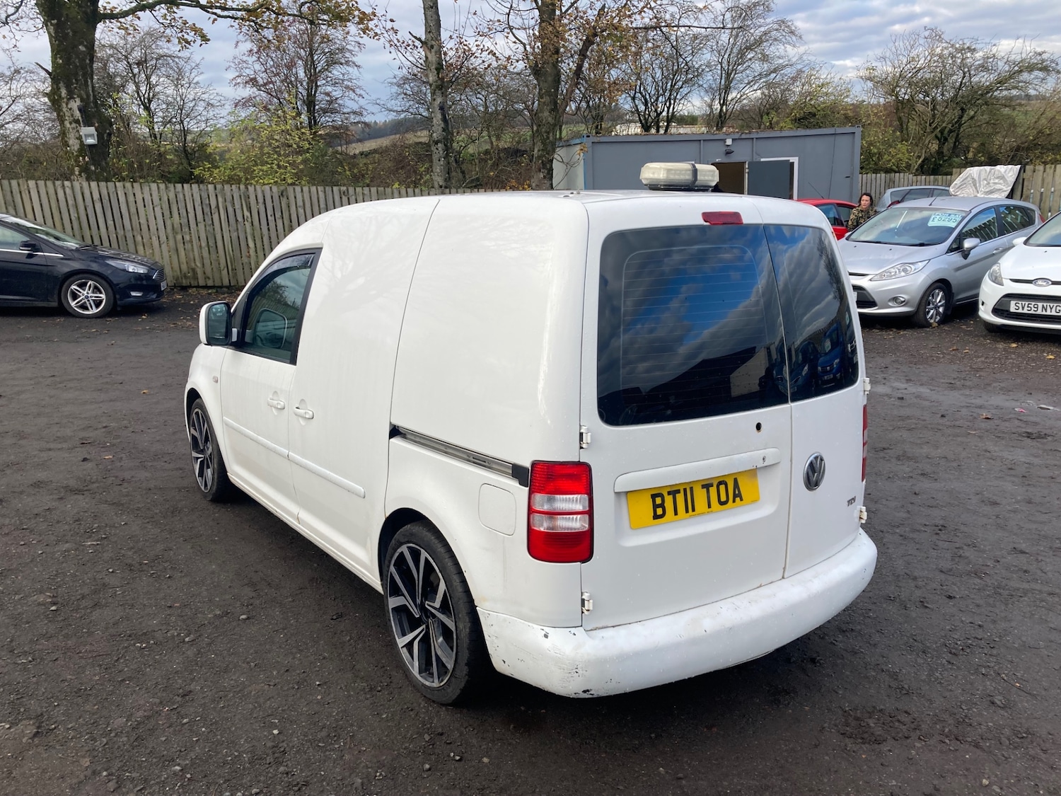 Used Volkswagen Caddy 2011 for sale - 76504749: Photo 3