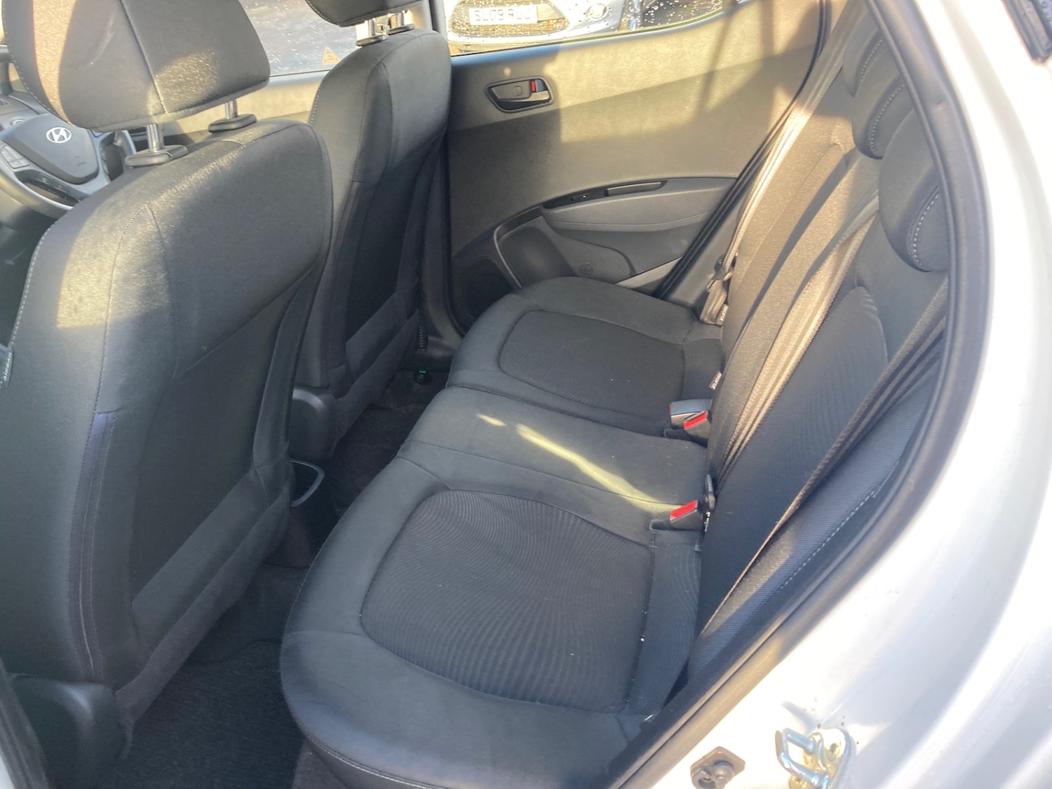 Used Hyundai i10 2019 for sale - 77129274: Photo 8