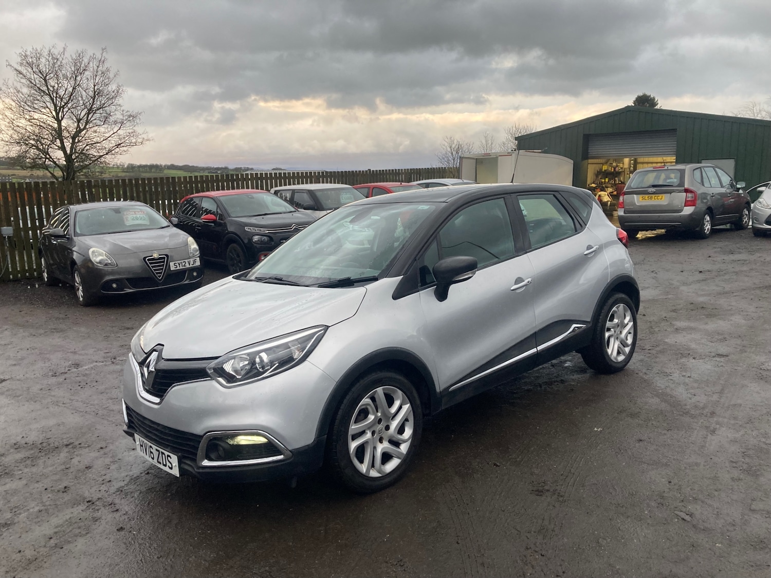 Used Renault Captur 2016 for sale - 76884663: Photo 1