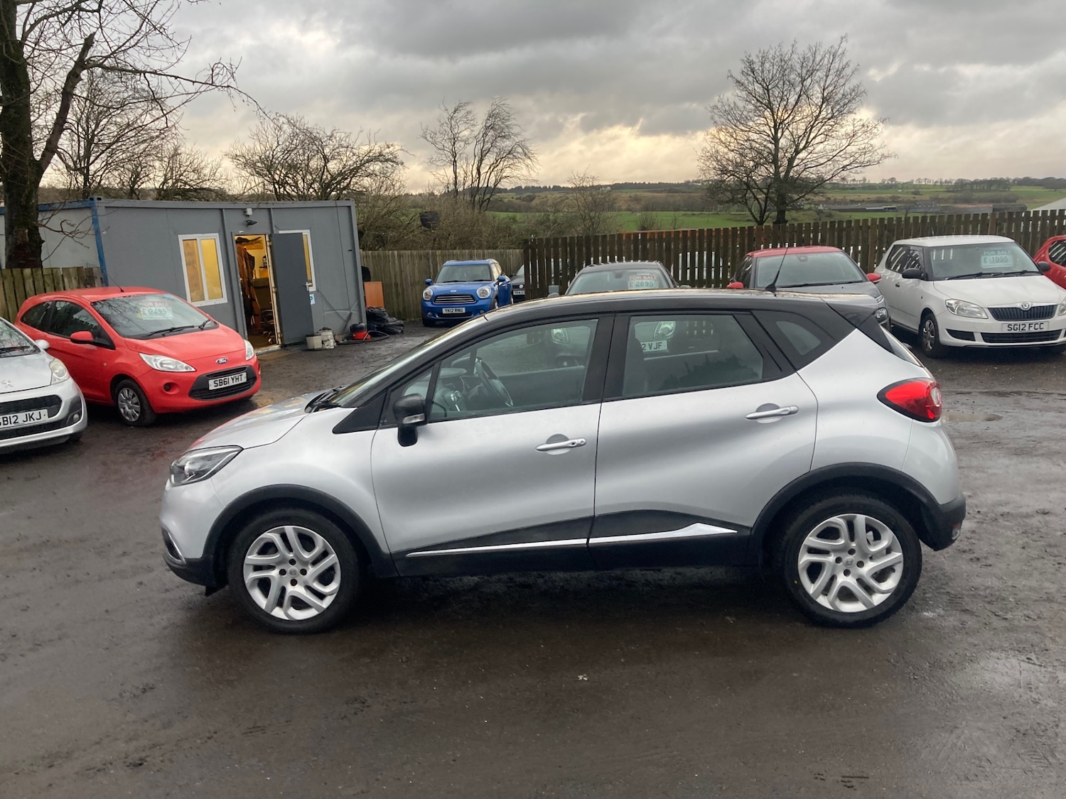 Used Renault Captur 2016 for sale - 76884663: Photo 2