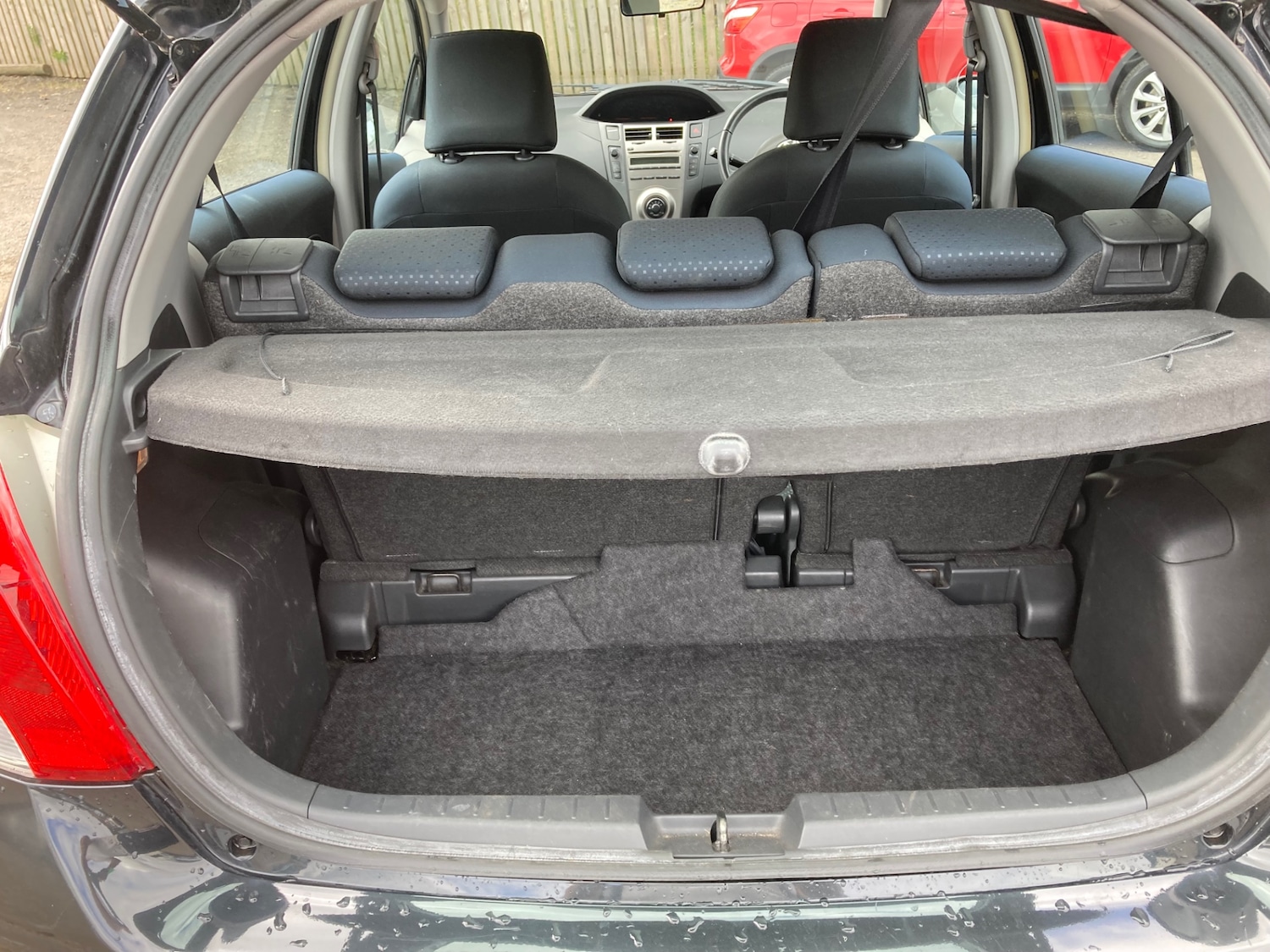 Used Toyota Yaris 2010 for sale - 76471318: Photo 9