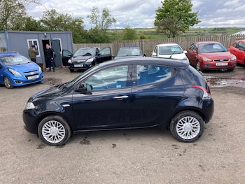 Used Chrysler Ypsilon 2014 for sale - 78485142: Photo
