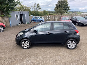 Used Toyota Yaris 2010 for sale - 75948342: Photo