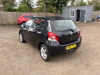 Used Toyota Yaris 2010 for sale - 75948342: Photo