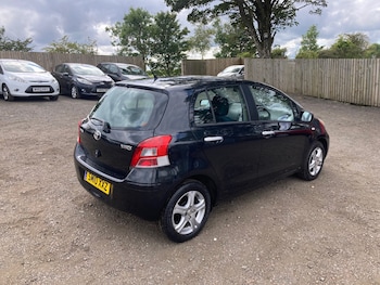 Used Toyota Yaris 2010 for sale - 75948342: Photo