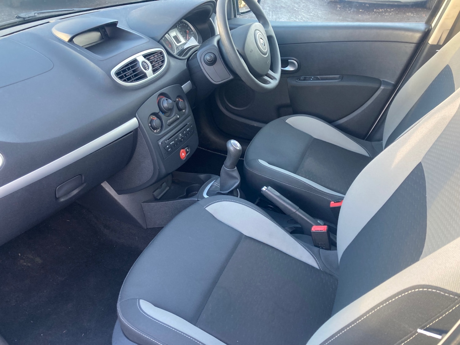 Used Renault Clio 2010 for sale - 77129099: Photo 7