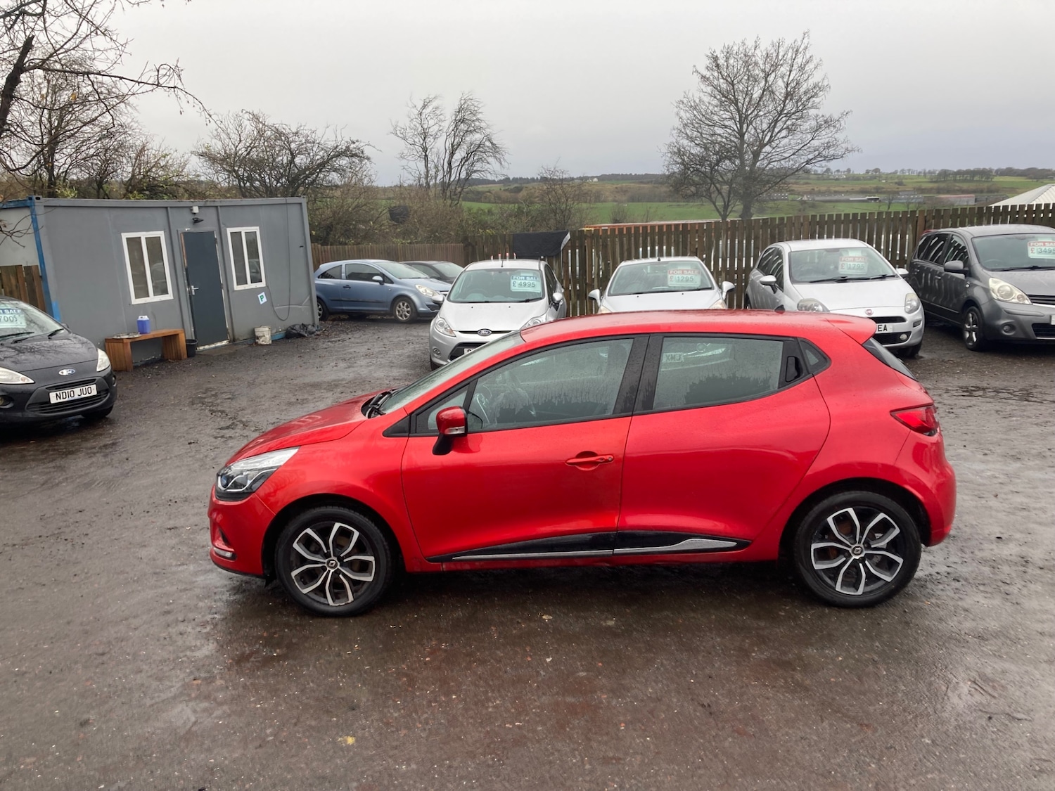 Used Renault Clio 2018 for sale - 76662940: Photo 2