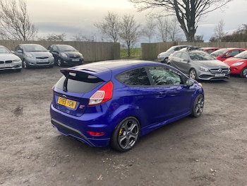 Used Ford Fiesta 2016 for sale - 76471310: Photo