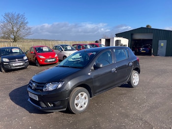 Used Dacia Sandero 2015 for sale - 77836470: Photo