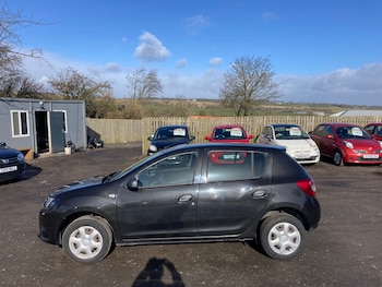 Used Dacia Sandero 2015 for sale - 77836470: Photo