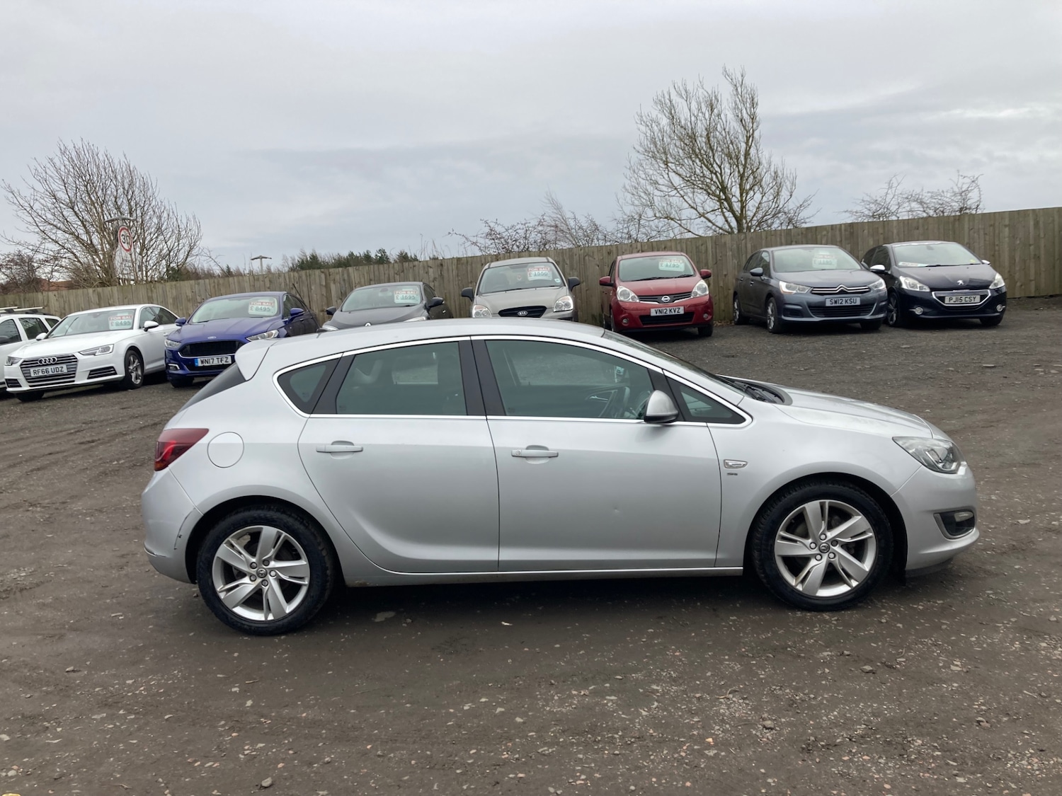 Used Vauxhall Astra 2013 for sale - 77093758: Photo 6