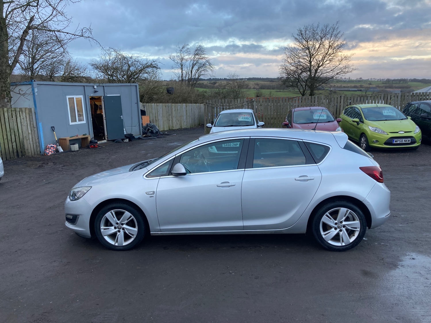 Used Vauxhall Astra 2012 for sale - 77173279: Photo 2
