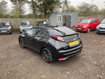 Used Honda Civic 2017 for sale - 76302521: Photo