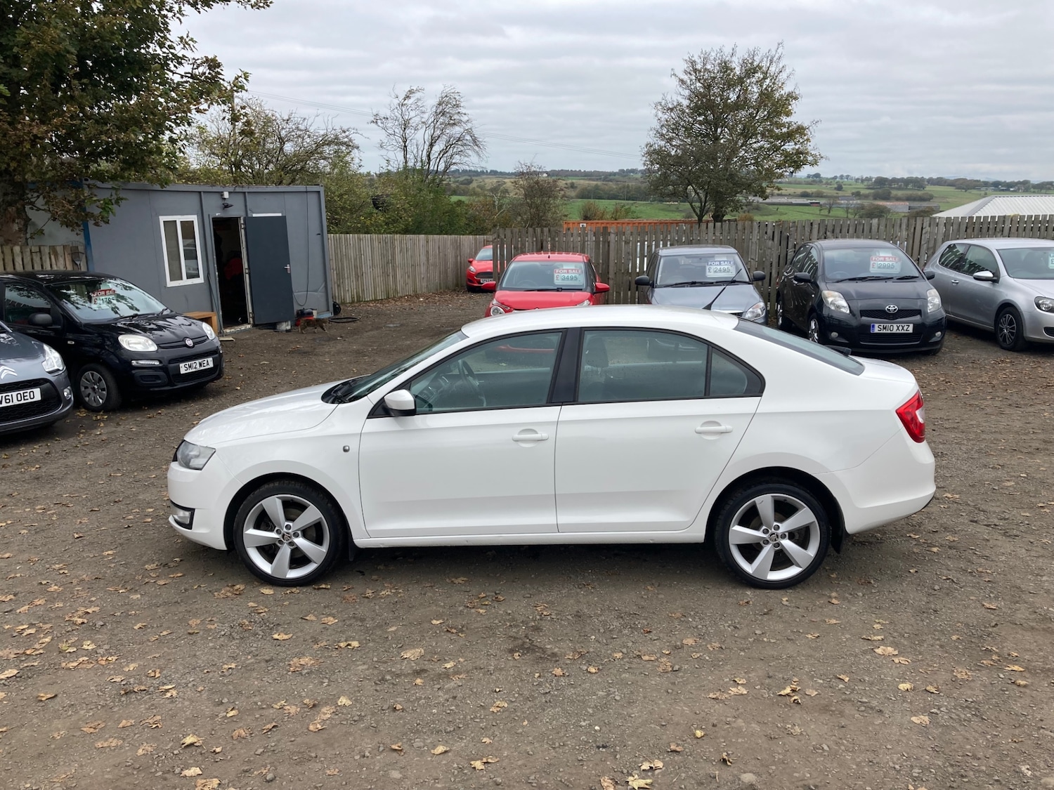 Used Skoda Rapid 2013 for sale - 76302507: Photo 2