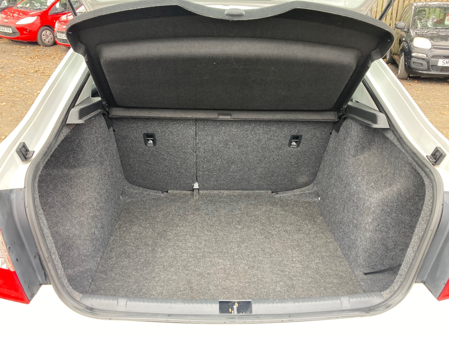Used Skoda Rapid 2013 for sale - 76302507: Photo 9