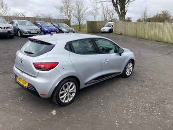 Used Renault Clio 2017 for sale - 77802627: Photo