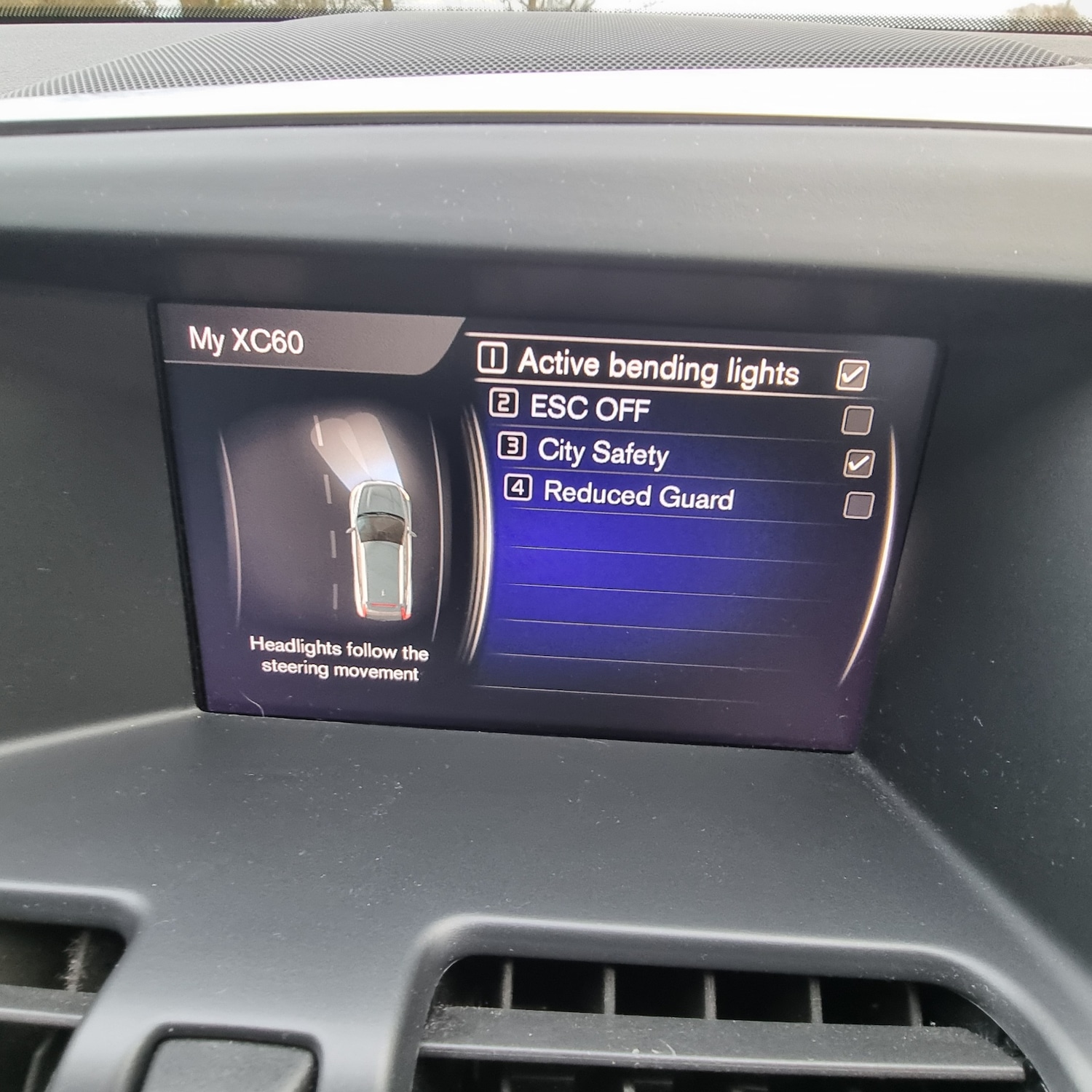 Used Volvo XC60 2017 for sale - 77650971: Photo 11