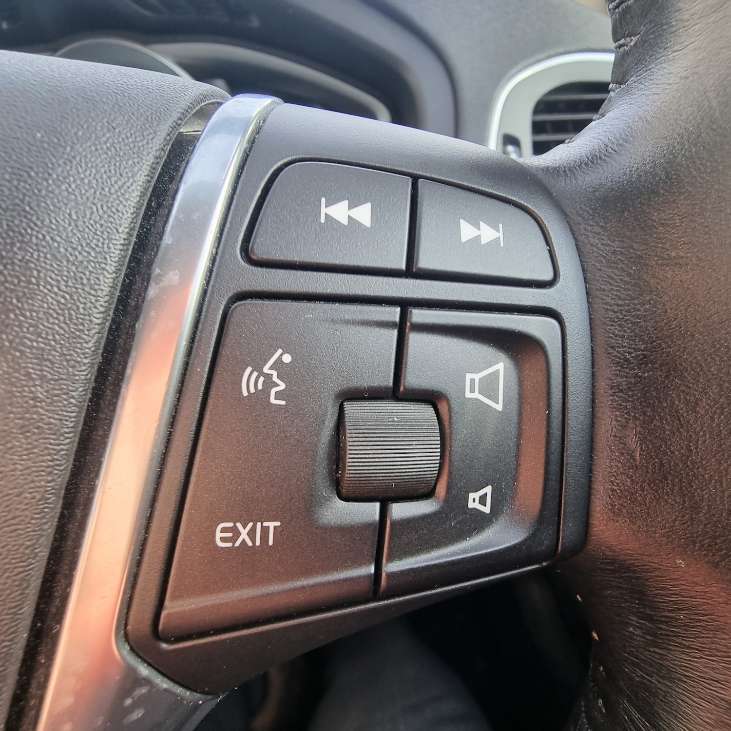 Used Volvo V40 2013 for sale - 77917574: Photo 10