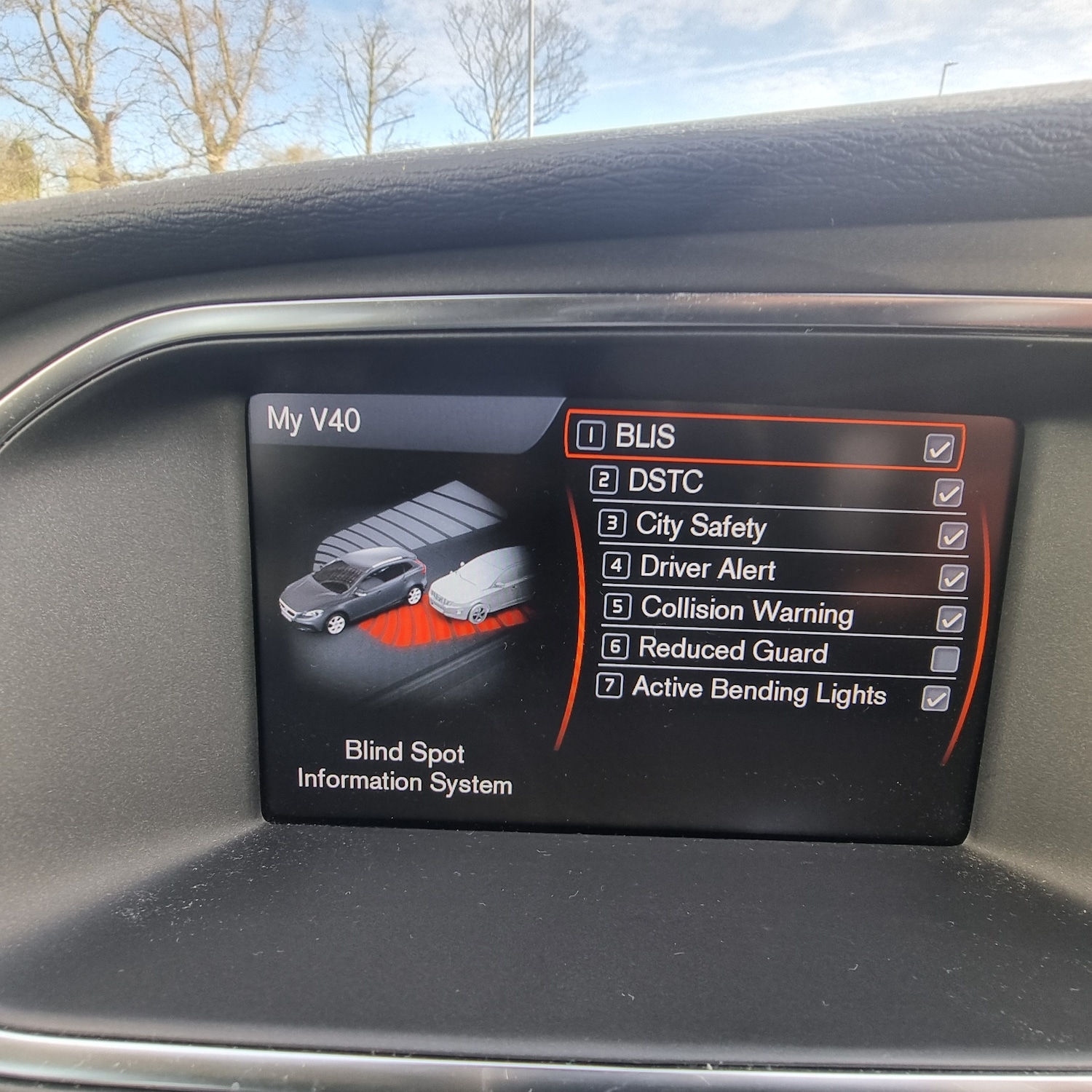 Used Volvo V40 2013 for sale - 77917574: Photo 14