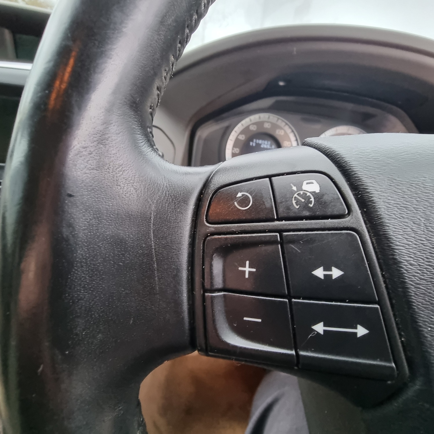 Used Volvo XC60 2008 for sale - 77339509: Photo 5