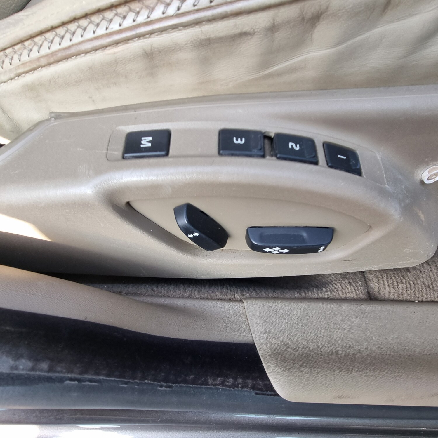 Used Volvo XC70 2010 for sale - 78078556: Photo 10