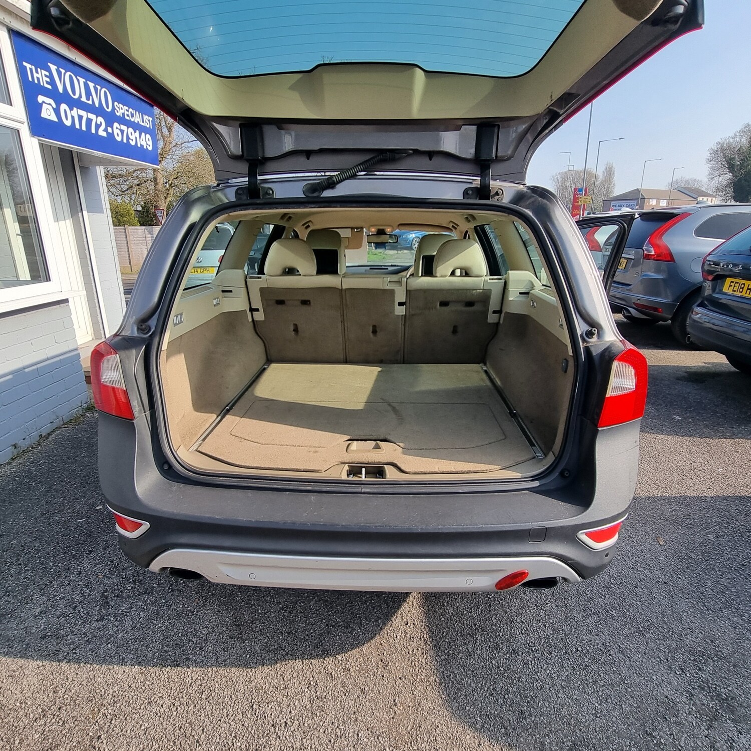 Used Volvo XC70 2010 for sale - 78078556: Photo 15