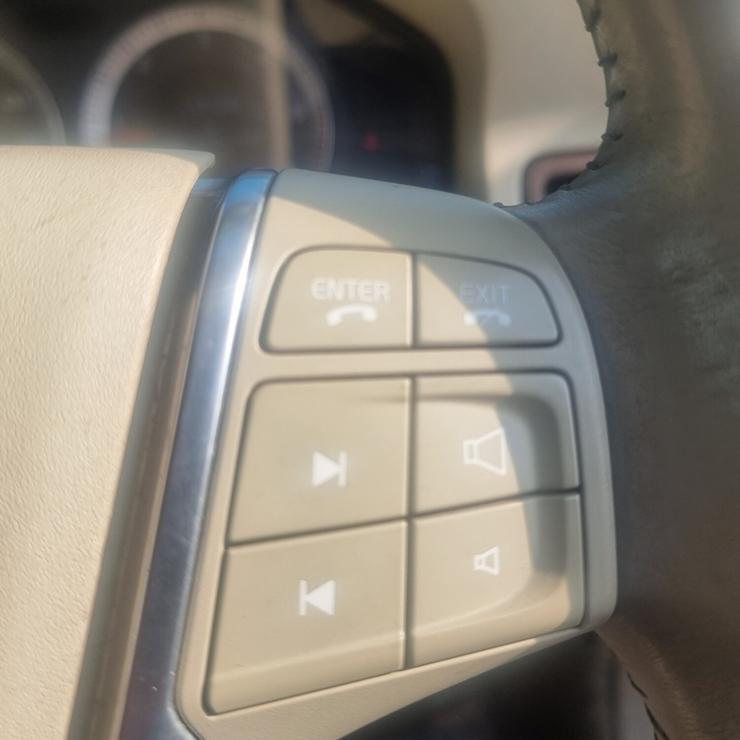 Used Volvo XC70 2010 for sale - 78078556: Photo 8