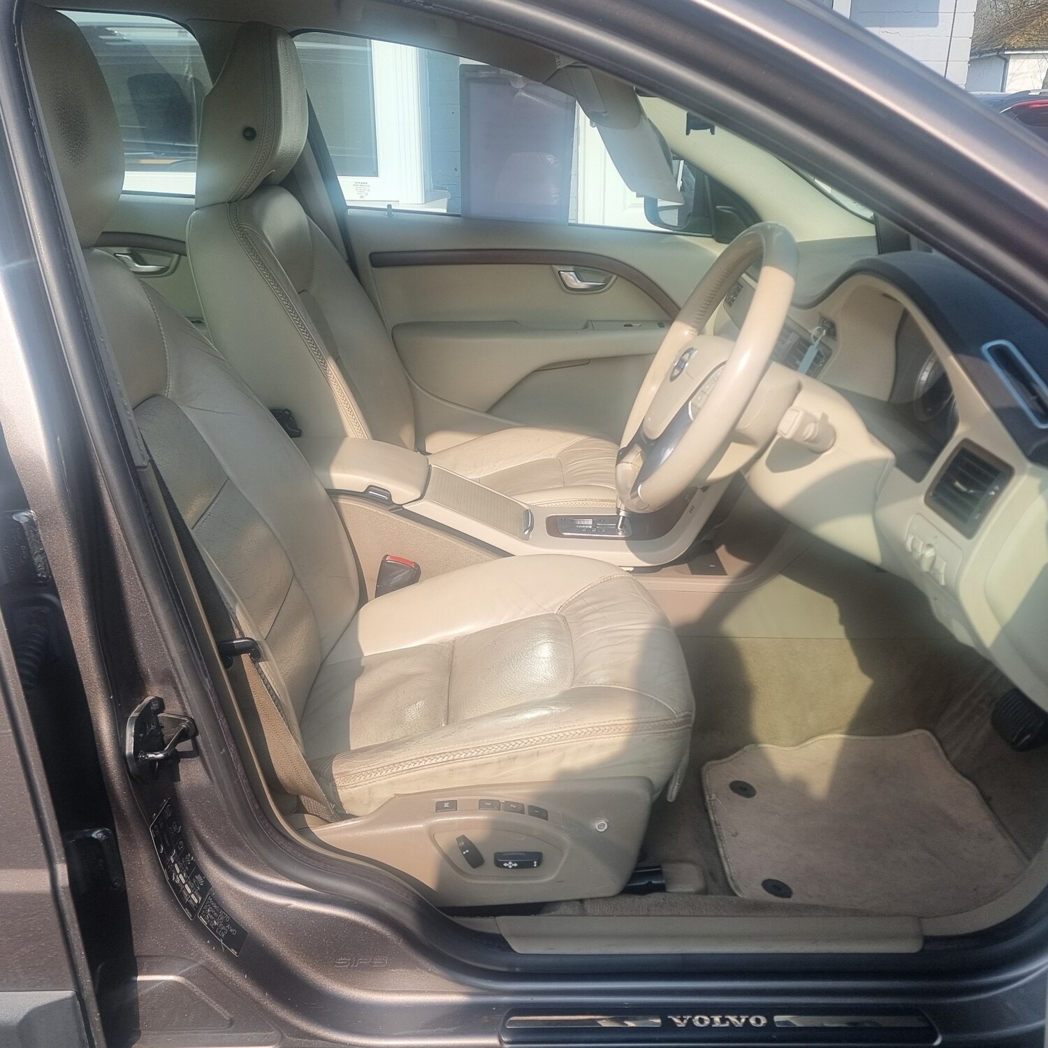 Used Volvo XC70 2010 for sale - 78078556: Photo 9