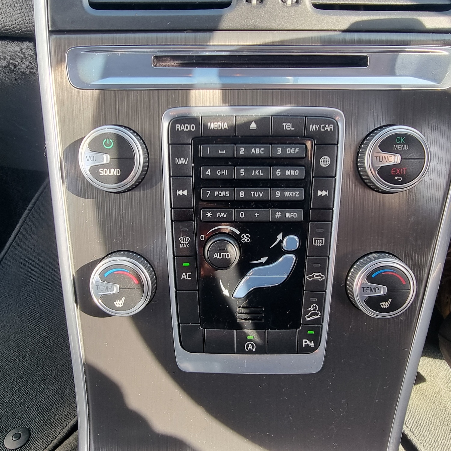 Used Volvo XC60 2015 for sale - 78000608: Photo 9