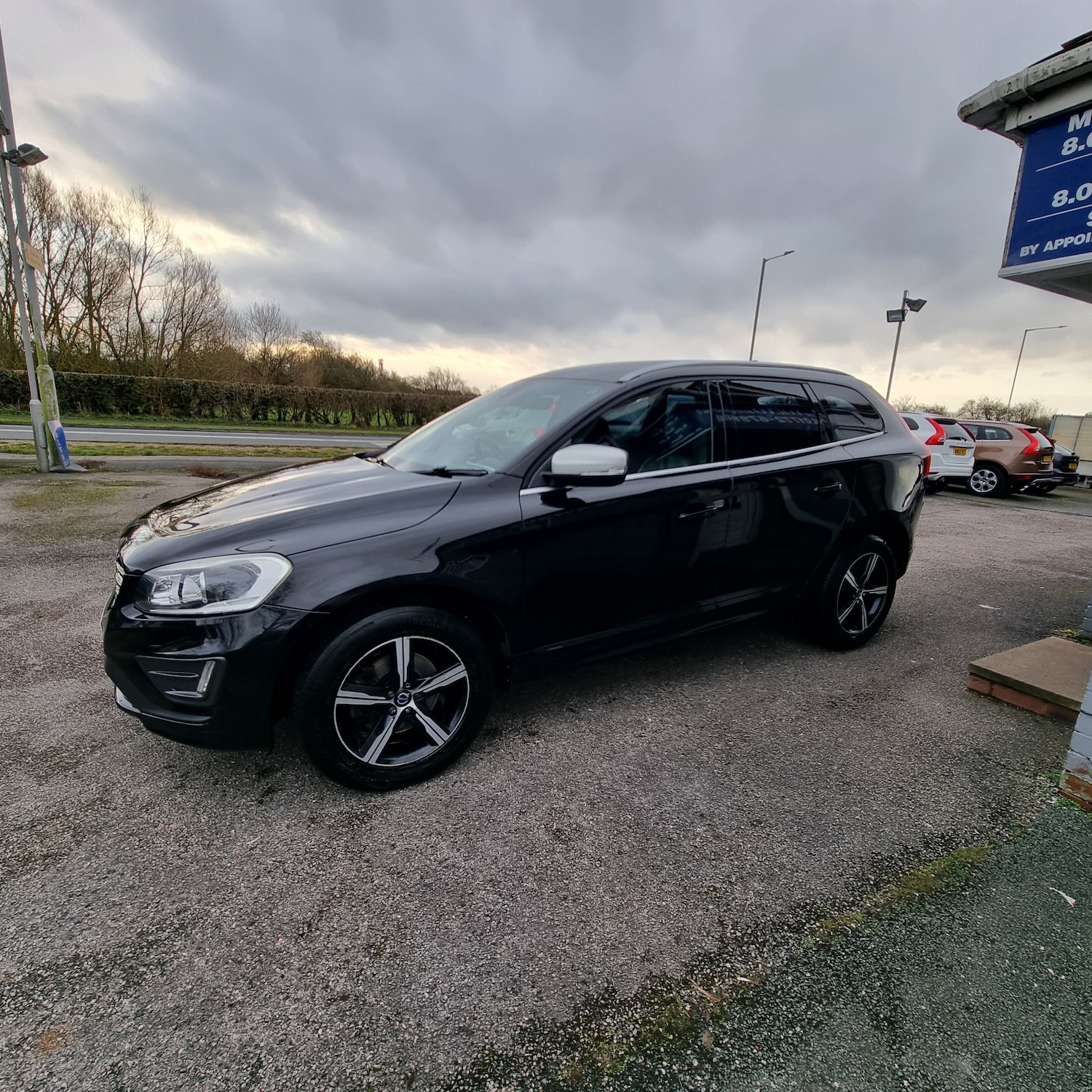 Used Volvo XC60 2017 for sale - 77352186: Photo 2
