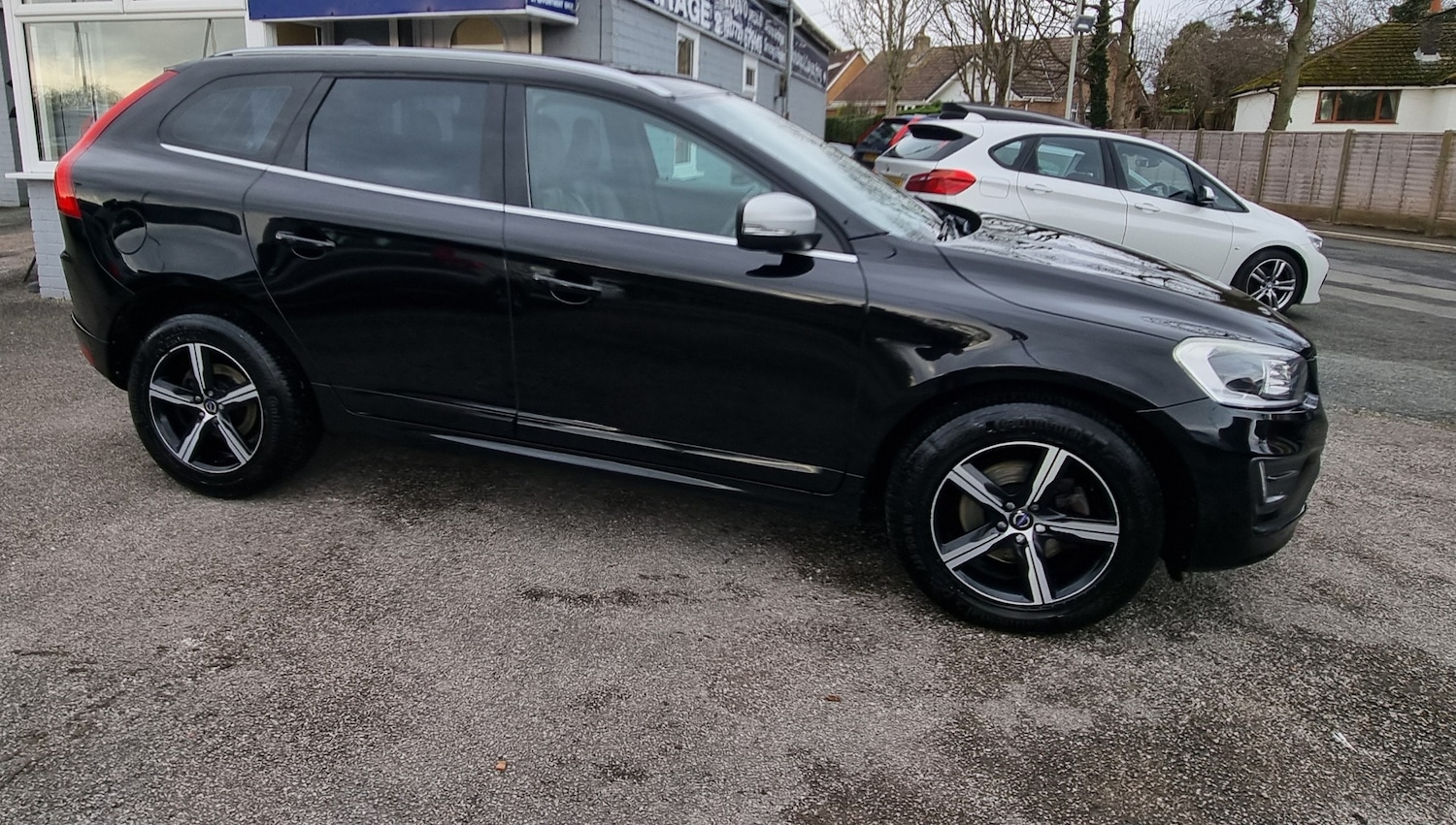 Used Volvo XC60 2017 for sale - 77352186: Photo 3