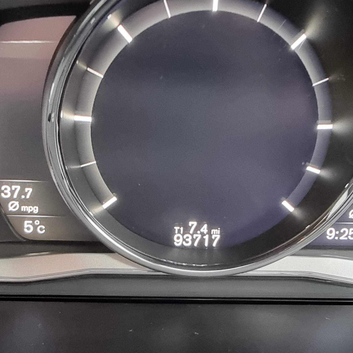 Used Volvo XC60 2017 for sale - 77352186: Photo 5