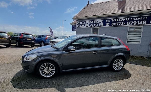 Used Volvo C30 2010 for sale - 75330116: Photo 2