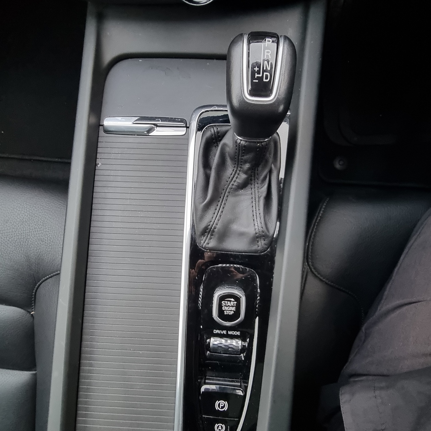 Used Volvo XC60 2018 for sale - 77353626: Photo 15