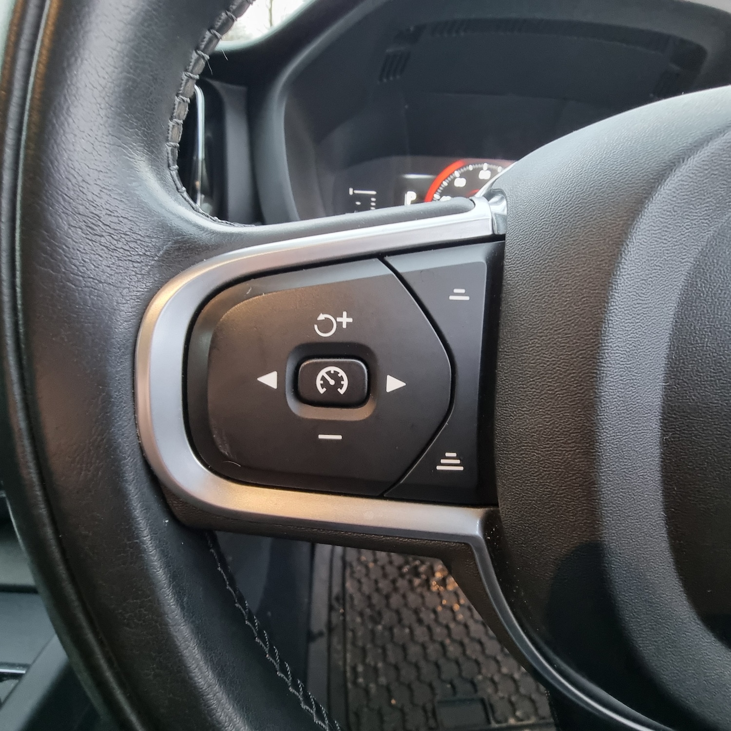 Used Volvo XC60 2018 for sale - 77353626: Photo 16