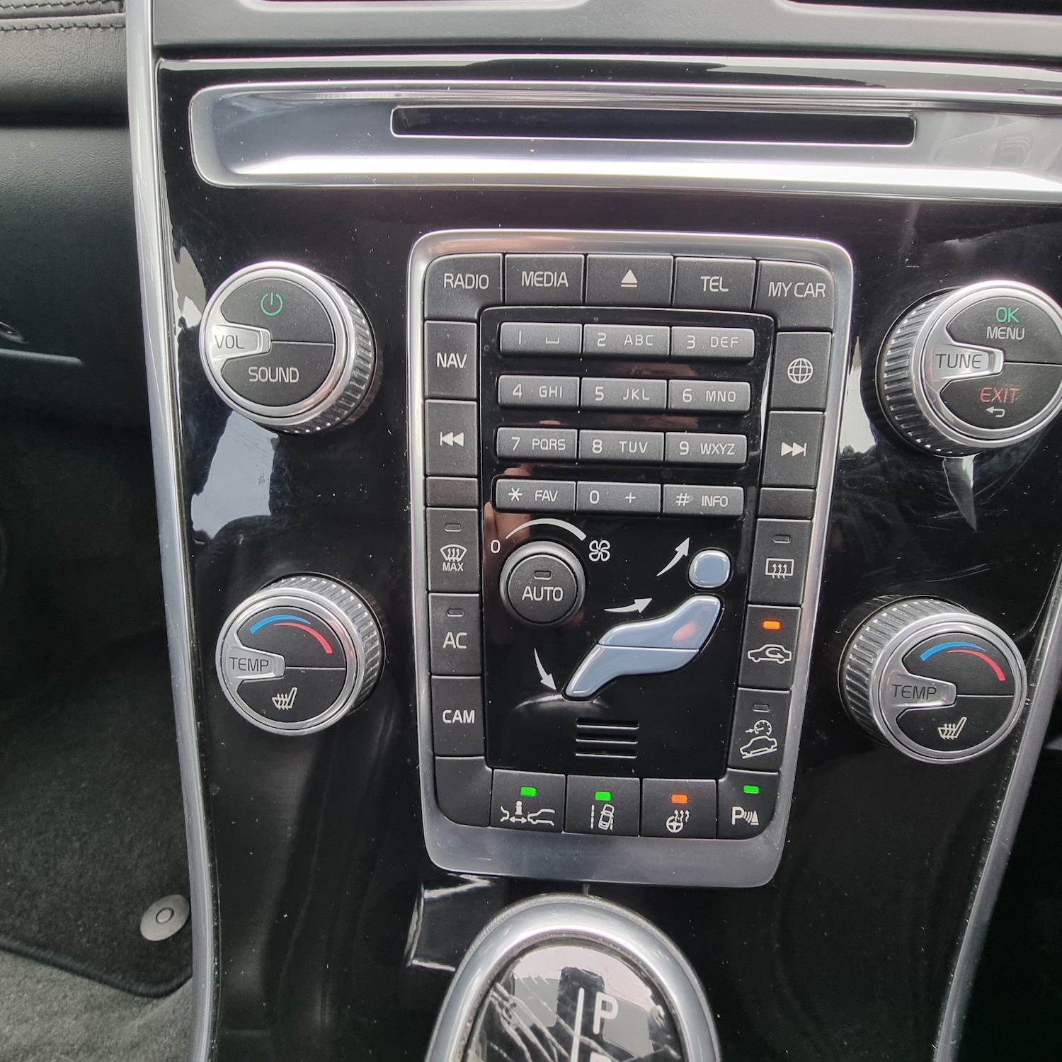 Used Volvo XC60 2014 for sale - 77651490: Photo 11