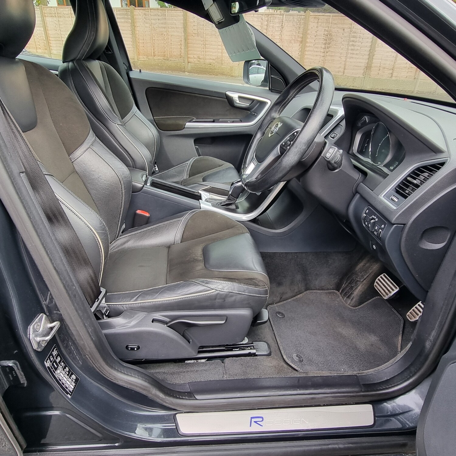 Used Volvo XC60 2015 for sale - 76209143: Photo 13