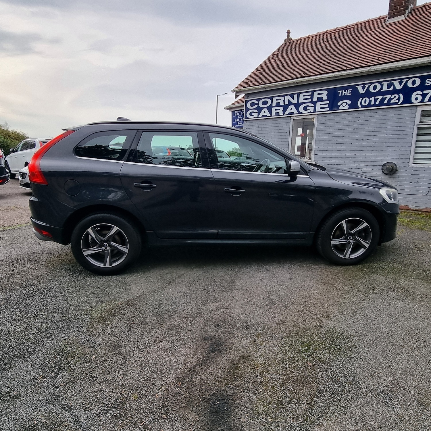 Used Volvo XC60 2015 for sale - 76209143: Photo 3